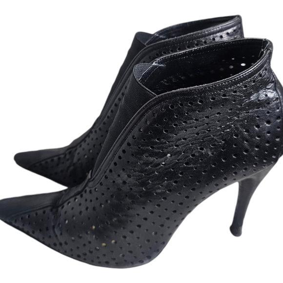 BCBG MAXAZRIA Ankle Booties Black Leather/Lace Mesh Back Italy 37 US 7B - Picture 5 of 10